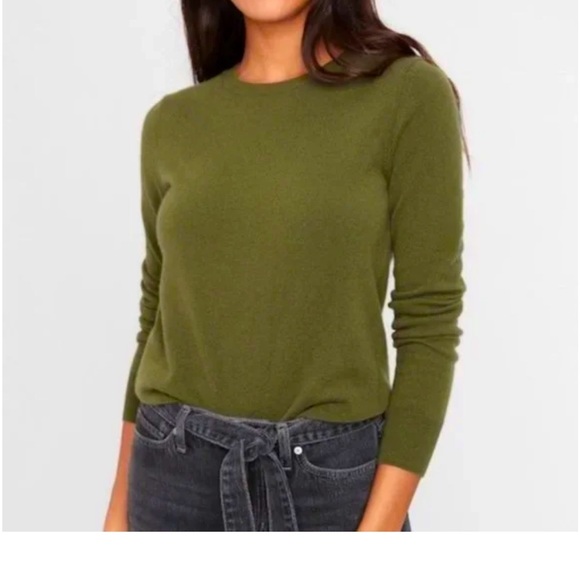 Banana Republic Sweaters - EUC Banana Republic Silk Cashmere Knit Lightweight Sweater Size Large